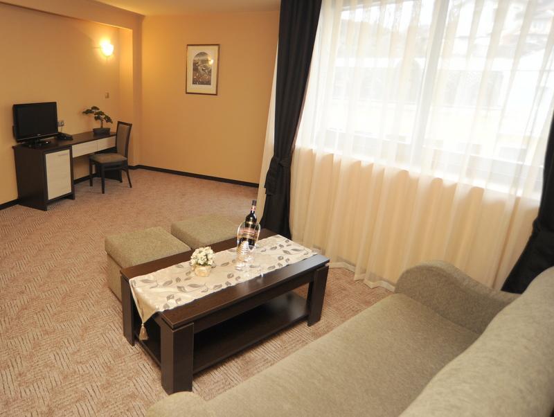 Hotel Ловеч Экстерьер фото